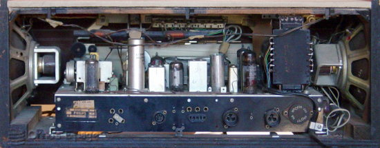 
	  A look inside the B5X14A shows that it is rather crowded inside.