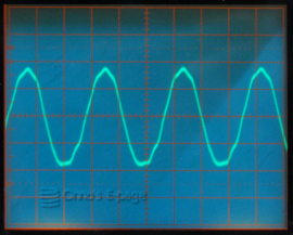 
    Parasitics on auxiliary oscillator signal.
    